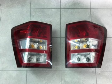 JEEP GRAND CHEROKEE WK LAMPY TYŁ ORYGINAŁ IDEALNE