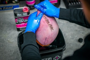 Olej do nasączania gąbkowych filtrów powietrza