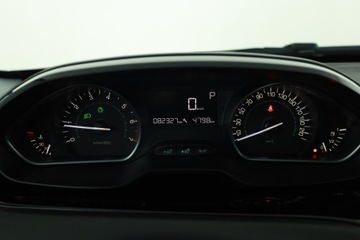 Peugeot 208 I Hatchback 5d Facelifting 1.2 PureTech 110KM 2018 Peugeot 208 1.2 PureTech, Salon Polska, zdjęcie 7