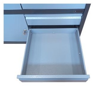 Шкаф-органайзер для производителя инструментов на верстаке