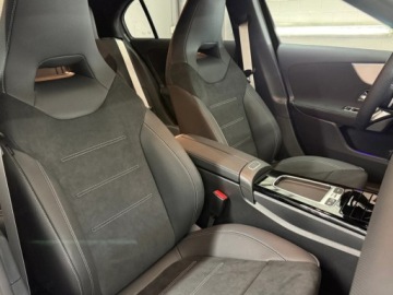 Mercedes Klasa A W177/V177 Hatchback Facelifting 1.3 200 163KM 2025 MERCEDES-BENZ A Klasa 200 AMG Line 1.3 (163KM) 2025, zdjęcie 4