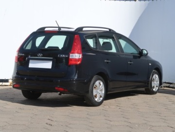 Hyundai i30 I CW Facelifting 1.4 DOHC 109KM 2011 Hyundai i30 1.4 CVVT, Klima, zdjęcie 4