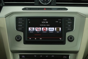 Volkswagen Passat B8 Variant 2.0 TDI BlueMotion SCR 150KM 2016 VW Passat 2.0 TDI, Automat, Navi, Klima, zdjęcie 9