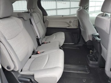Toyota Sienna III 2023 Toyota Sienna 2023, 2.5L, LE, od ubezpieczalni, zdjęcie 9