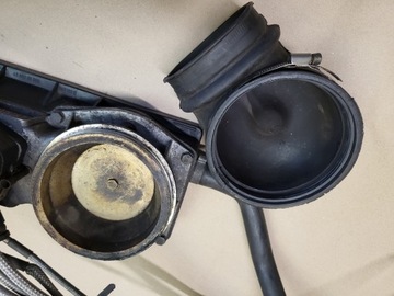 ТОПЛИВОРАСПРЕДЕЛИТЕЛЬ ДРОССЕЛЬНАЯ ИНЖЕКЦИЯ ВОЗДУХОЗАБОРНИК AUDI 049133353N OE