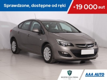 Opel Astra J Sedan 1.6 Twinport ECOTEC 115KM 2016 Opel Astra 1.6 16V, Salon Polska, 1. Właściciel