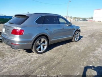 Bentley Bentayga 2018 Bentley Bentayga Black Edition, 2018r., 4x4, 6.0L 6.0 Benzyna 600KM, zdjęcie 2