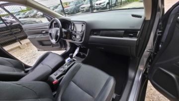 Mitsubishi Outlander III 2016 Mitsubishi Outlander 2.0 150KM 7-osób| Kamera | Klimatyzacja|Gwarancja, zdjęcie 26