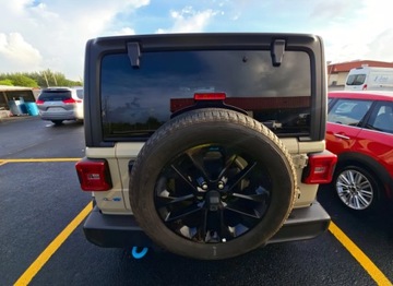 Jeep Wrangler IV Sport 4d Seria 5  2.0 GME Turbo  272KM 2021 Jeep Wrangler Unlimited 4xe Sahara, zdjęcie 4