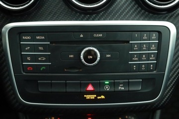 Mercedes GLA I Off-roader 1.6 180 122KM 2016 Mercedes GLA GLA 180, Salon Polska, Xenon, zdjęcie 10