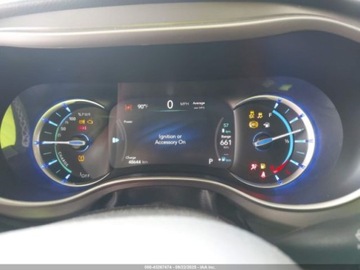 Chrysler Pacifica II 2023 Chrysler Pacifica Hybrid Touring L 2023 3.6l 3.6 Hybryda 260KM, zdjęcie 10