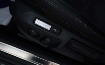 Volkswagen Arteon Fastback 2.0 TDI 240KM 2020 Volkswagen Arteon Volkswagen Arteon 2.0 TDI SCR 4Motion DSG R-Line 2.0, zdjęcie 28