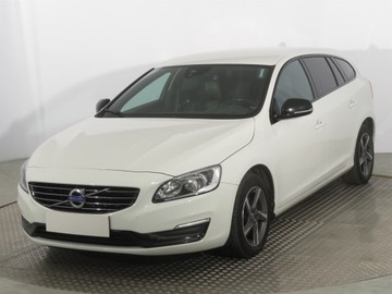 Volvo V60 I Kombi Facelifting 2.0 D2 DRIVE-E 120KM 2018 Volvo V60 D2 2.0, Skóra, Navi, Klima, Klimatronic