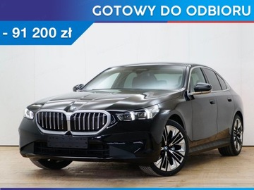 BMW Seria 5 G60-61 Sedan Plug-In 2.0 30e 299KM 2023 BMW Seria 5 530e Sport Sedan 2.0 (299KM) 2023