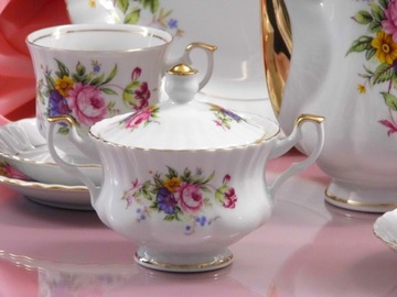 096 BULIONÓWKA 400 SPODEK 17 IWONA CHODZIEŻ MALCER PORCELANA