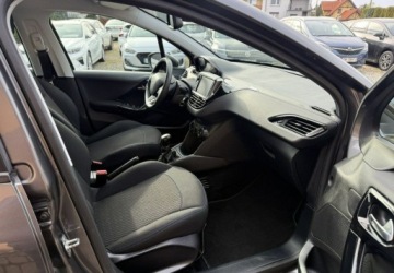 Peugeot 208 I Hatchback 5d Facelifting 1.2 PureTech 82KM 2018 Peugeot 208 1,2 83KM Klimatyzacja Serwis 1.2 Benzyna 83KM, zdjęcie 22