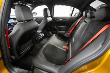 Alfa Romeo Giulia II Sedan Facelifting 2.9 Turbo 510KM 2022 Alfa Romeo Giulia Quadrifoglio 510 KM. FV 23%., zdjęcie 25