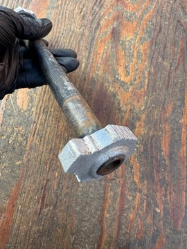 os oska oś kola tylnego tyl tylna wahacz ktm sx 85 husqvarna tc 03-14