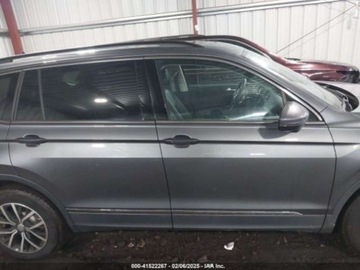 Volkswagen Tiguan II 2021 Volkswagen Tiguan 2021 VOLKSWAGEN TIGUAN 2.0T SE2.0T SE R-LINE 2.0 Benzyna, zdjęcie 4