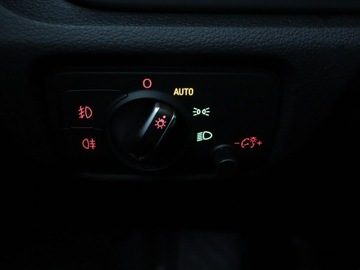 Audi A3 8V Hatchback 3d 2.0 TDI clean diesel 150KM 2016 Audi A3 2.0 TDI Ambition Nawigacja Tempomat Grzane, zdjęcie 30