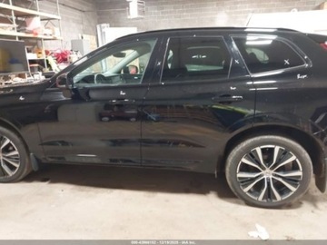 Volvo XC60 II 2023 Volvo XC 60 Plus Dark Theme, 2.0L R4 247KM, 4x4, od ubezpieczalni 2.0 247KM, zdjęcie 7