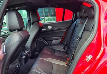 Alfa Romeo Giulia II Sedan Facelifting 2023 2.0 GME Turbo 280KM 2025 Alfa Romeo Giulia Alfa Romeo Giulia Intensa 2.0 Benzyna 280KM, zdjęcie 15