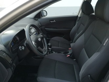 Hyundai i30 I CW Facelifting 1.6 CRDi 115KM 2011 Hyundai i30 1.6 CRDI 116KM Klimatronic Isofix Alu, zdjęcie 16