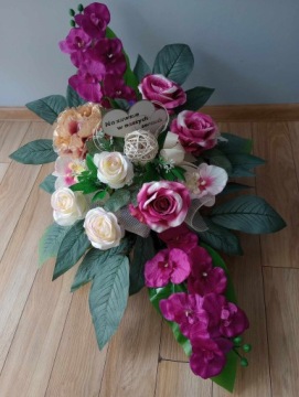 Цветы до кладбища могильная композиция искусственное сердце