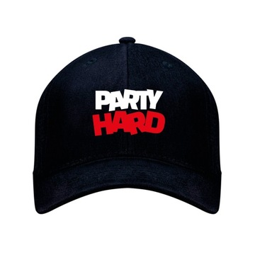 CZAPKA Z DASZKIEM I METALOWYM ZAPIĘCIEM Z NADRUKIEM PARTYHARD HAFT