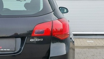 Opel Astra J Sports Tourer Facelifting 1.6 CDTI ecoFLEX 110KM 2015 Opel Astra 1.6D, 110KM, Bezwypadek, zdjęcie 13