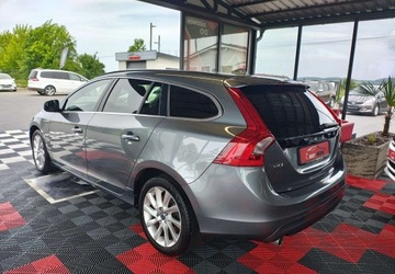 Volvo V60 I Kombi Facelifting 2.0 D3 DRIVE-E 150KM 2015 Volvo V60 Volvo V60 I Zadbane Zarejestrowane 2.0 Diesel 150KM, zdjęcie 3