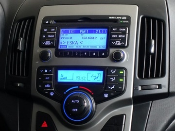 Hyundai i30 I Hatchback Facelifting 1.4 DOHC 109KM 2011 Hyundai i30 1.4 Ben.110KM/Klimatronik/Pół, zdjęcie 21