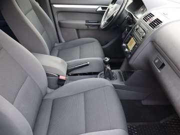 Volkswagen Touran II 1.6 TDI 105KM 2011 VW Touran 1.6 TDI, Navi, Klima, Klimatronic, zdjęcie 8
