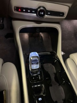 Volvo XC40 2024 Volvo XC 40 Plus 2024 ZarejestrowaneGotowe do jazdy 2.0 Benzyna 247KM, zdjęcie 20