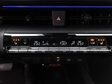 Toyota C-HR II SUV Plug-In 2.0 Hybrid Dynamic Force Plug-in  223KM 2024 Toyota C-HR 2.0 Plug-in, Salon Polska, zdjęcie 11