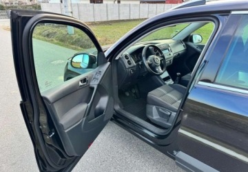 Volkswagen Tiguan I SUV 2.0 TDI CR DPF 140KM 2011 Volkswagen Tiguan Volkswagen Tiguan 2.0 TDI DPF 4Motion Sport amp Style, zdjęcie 11