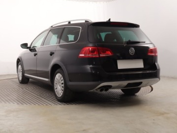 Volkswagen Passat B7 Variant 2.0 TDI CR DPF BlueMotion 140KM 2012 VW Passat 2.0 TDI, Navi, Xenon, Bi-Xenon, Klima, zdjęcie 3