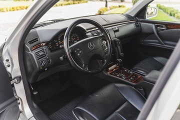 Mercedes Klasa E W210 Sedan 2.8 204KM 2001 MERCEDES-BENZ W210 E280 ELEGANCE | 2001 | 2.8 Benzyna | 83 000 km, zdjęcie 6