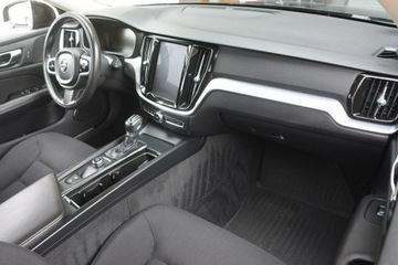 Volvo V60 II  Kombi 2.0 D4 190KM 2019 Volvo V60 Cross Country 2.0D D4 nawi 4x4 automat, zdjęcie 12