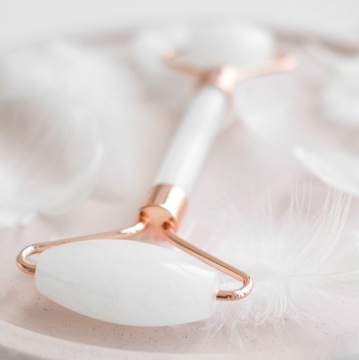 МАССАЖЕР ДЛЯ ЛИЦА ЖАДЕИТ БЕЛЫЙ РОЛИК ГУА ША РОЛИК