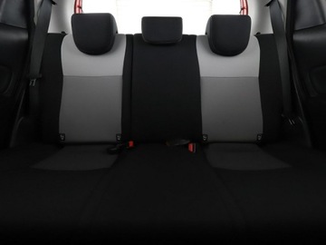 Toyota Yaris III Hatchback 5d Facelifting 2017 1.5 Hybrid 100KM 2018 Toyota Yaris hybryda automat kamera klima-auto., zdjęcie 17