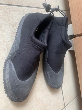 Buty neoprenowe 5 mm krótkie 39 ściągacze 24,5 cm żebrowana podeszwa