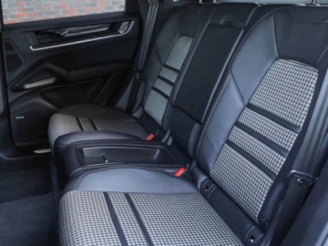 Porsche Cayenne III SUV Facelifting 3.0 353KM 2025 PORSCHE Cayenne Coupe Black Edition Suv 2.0 (353KM) 2025, zdjęcie 13