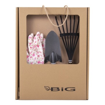 Набор небольших садовых инструментов.