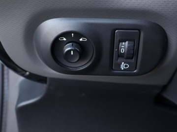 Citroen C4 Cactus Crossover 1.2 PureTech 82KM 2016 Citroen C4 Cactus 1.2 PureTech, Salon Polska, zdjęcie 14