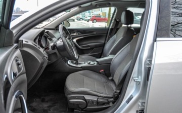 Opel Insignia I Sports Tourer 2.0 CDTI ECOTEC 130KM 2012 Opel Insignia 2,0CDTI 2012 r. 2.0 Diesel 130KM, zdjęcie 6