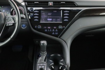 Toyota Camry IX Sedan 2.5 Hybrid Dynamic Force 218KM 2019 Toyota Camry 2.5 Hybrid, Salon Polska, zdjęcie 11