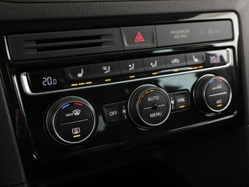 Volkswagen Golf Sportsvan Sportsvan 1.6 TDI BlueMotion Technology 110KM 2016 Volkswagen Golf Sportsvan DSG klima auto grzane, zdjęcie 25