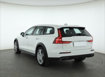 Volvo V60 II  Kombi 2.0 D4 190KM 2019 Volvo V60 Cross Country D4 2.0 AWD, Serwis ASO, zdjęcie 3