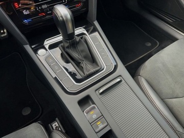 Volkswagen Arteon Fastback Facelifting 2.0 TSI 190KM 2022 Volkswagen Arteon 2.0TSI 190KM R-Line DSG SerwisASO Kessy Acc Led Navi Hak, zdjęcie 20